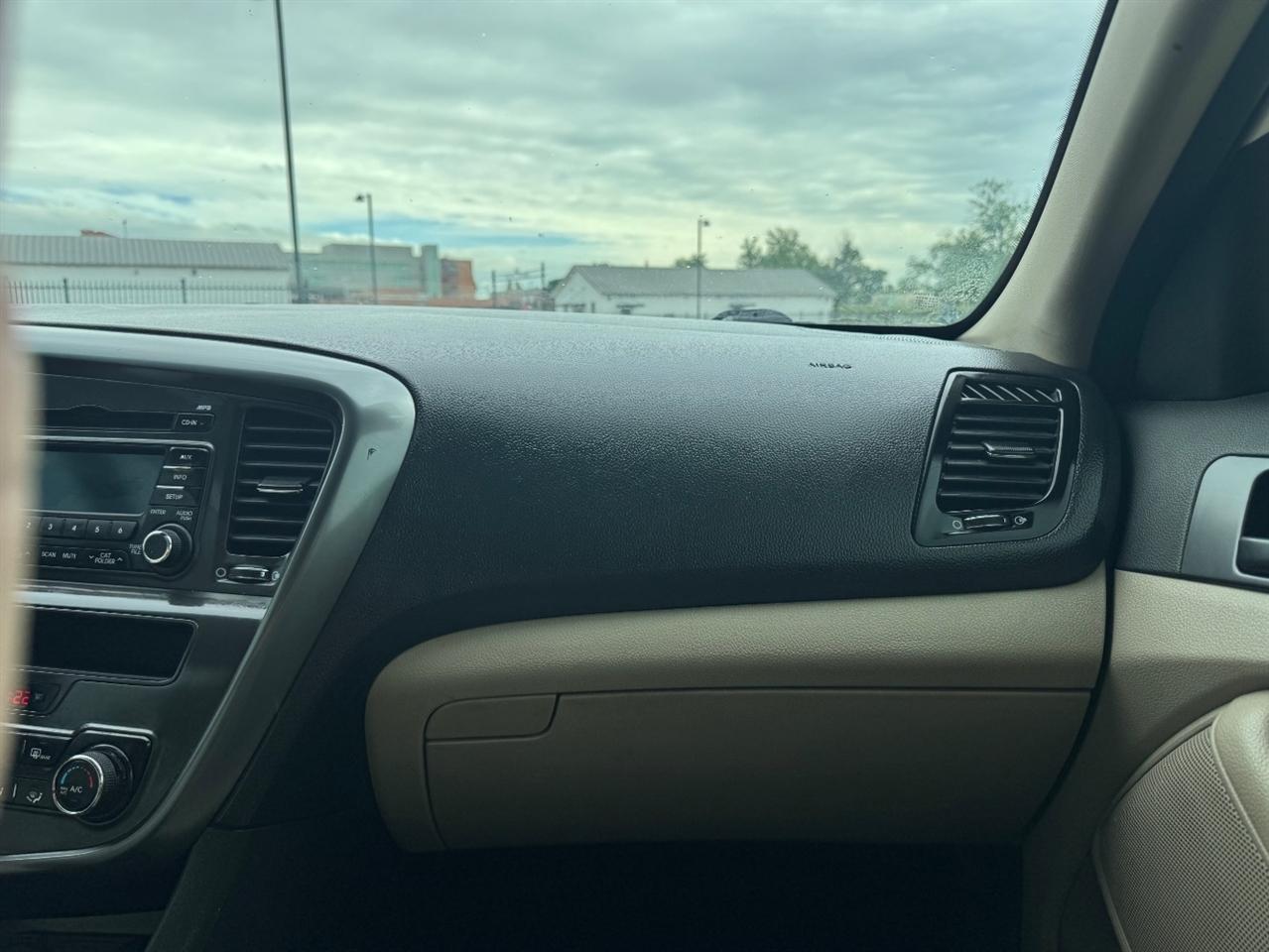 Kia Optima LX MT 2013