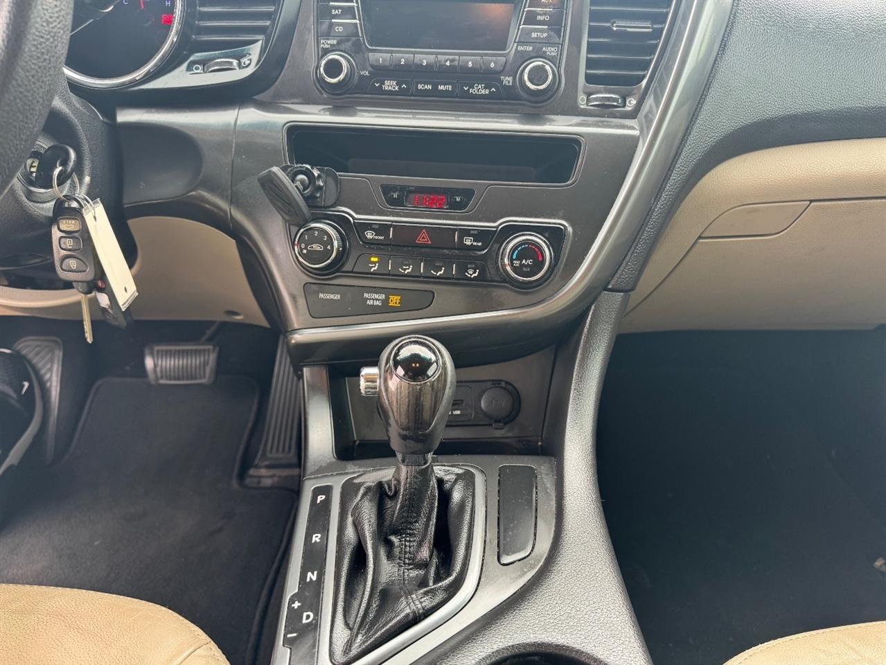 Kia Optima LX MT 2013