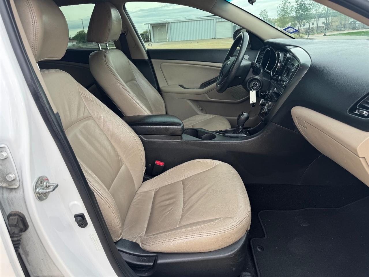 Kia Optima LX MT 2013