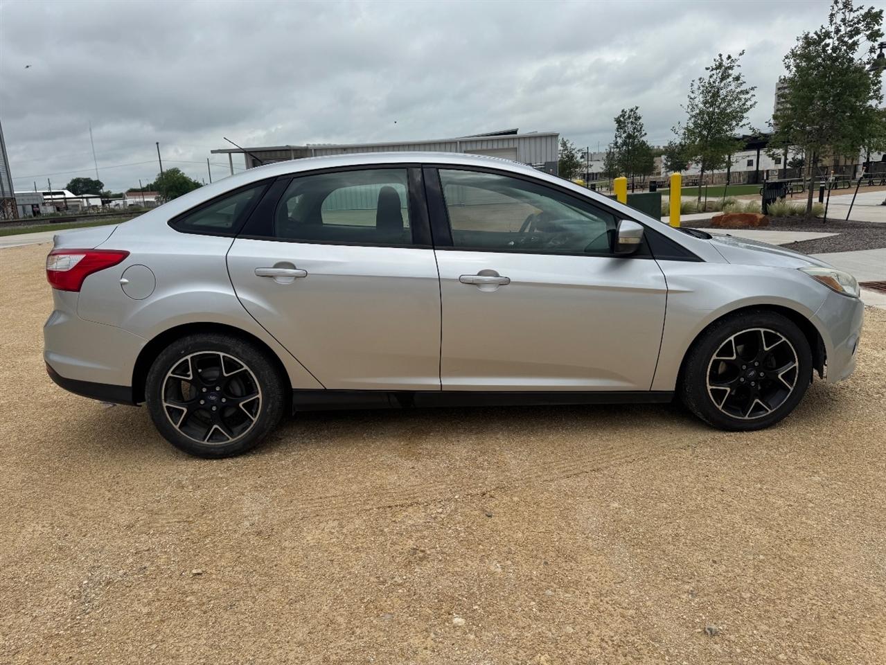 Ford Focus SE Sedan 2013