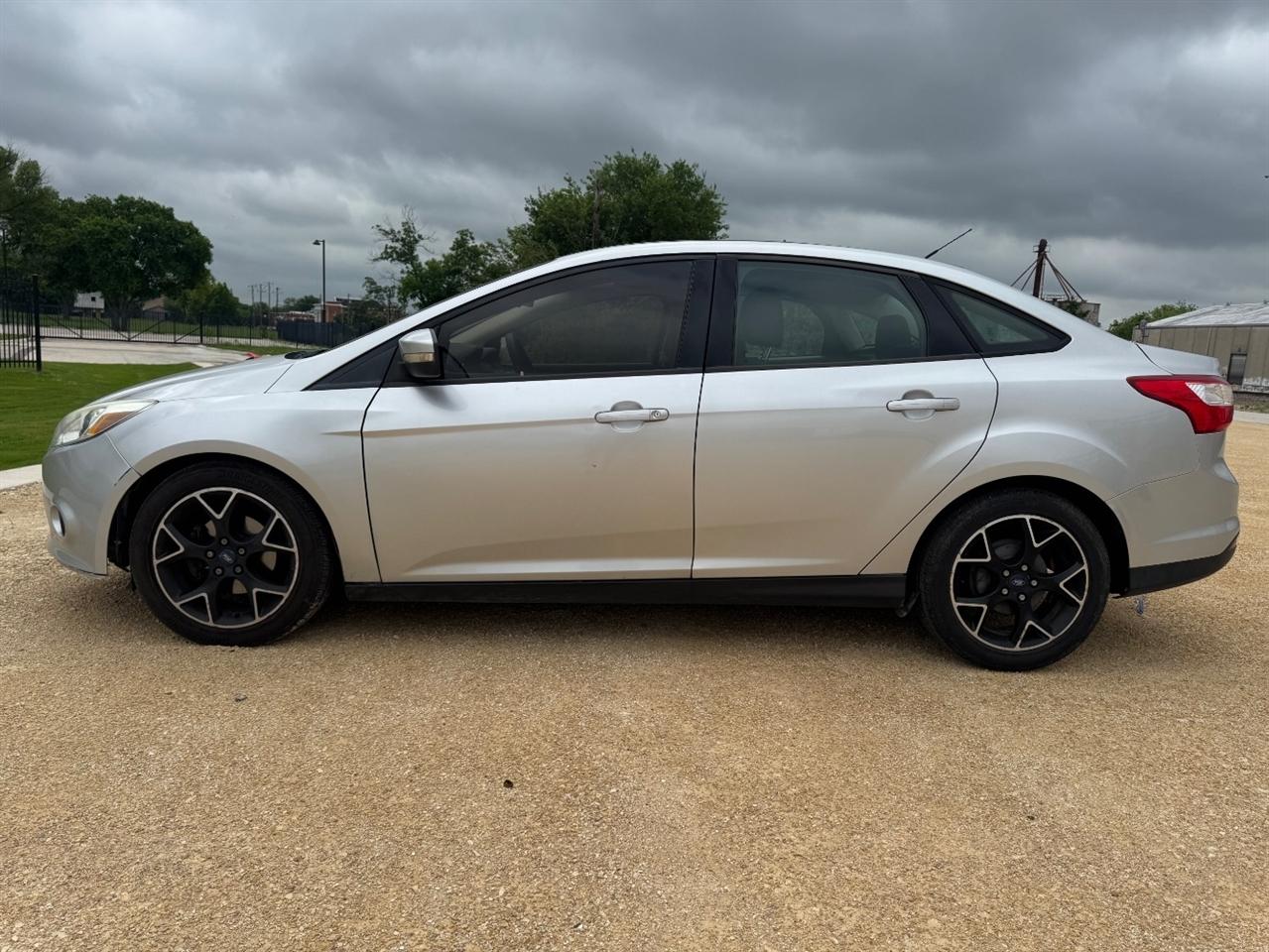 Ford Focus SE Sedan 2013