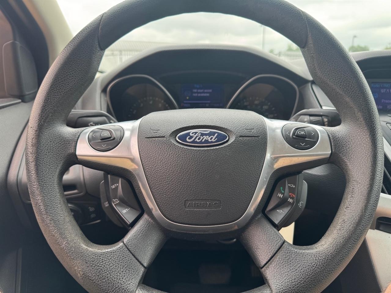 Ford Focus SE Sedan 2013