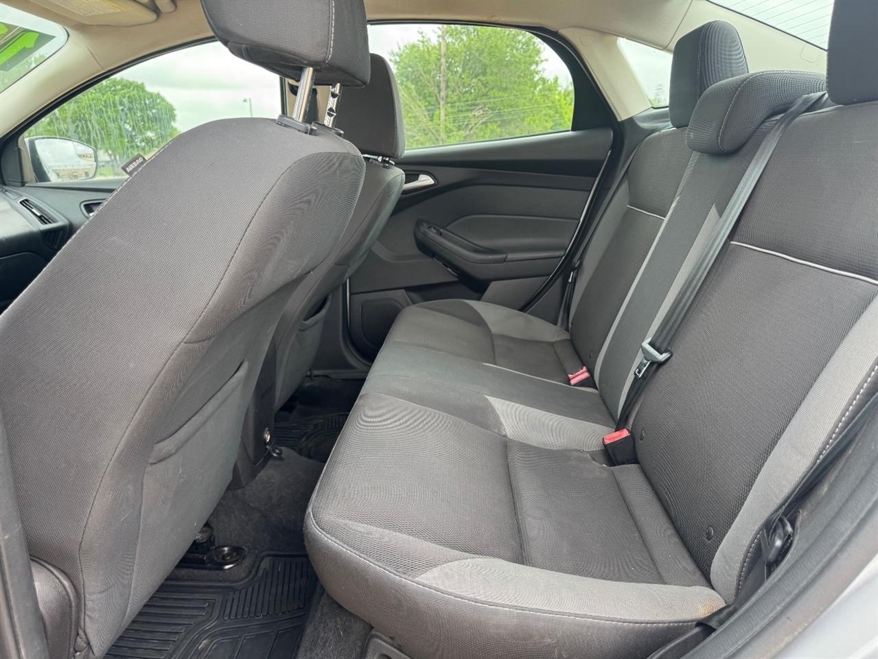 Ford Focus SE Sedan 2013