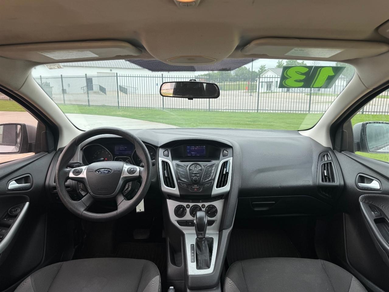 Ford Focus SE Sedan 2013