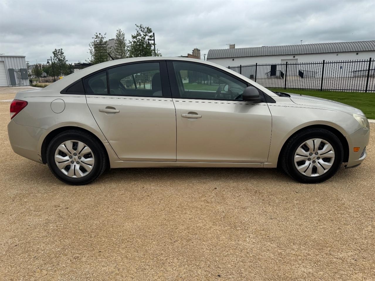 Chevrolet Cruze LS Auto 2013