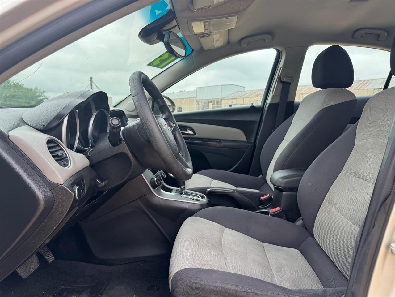 Chevrolet Cruze LS Auto 2013