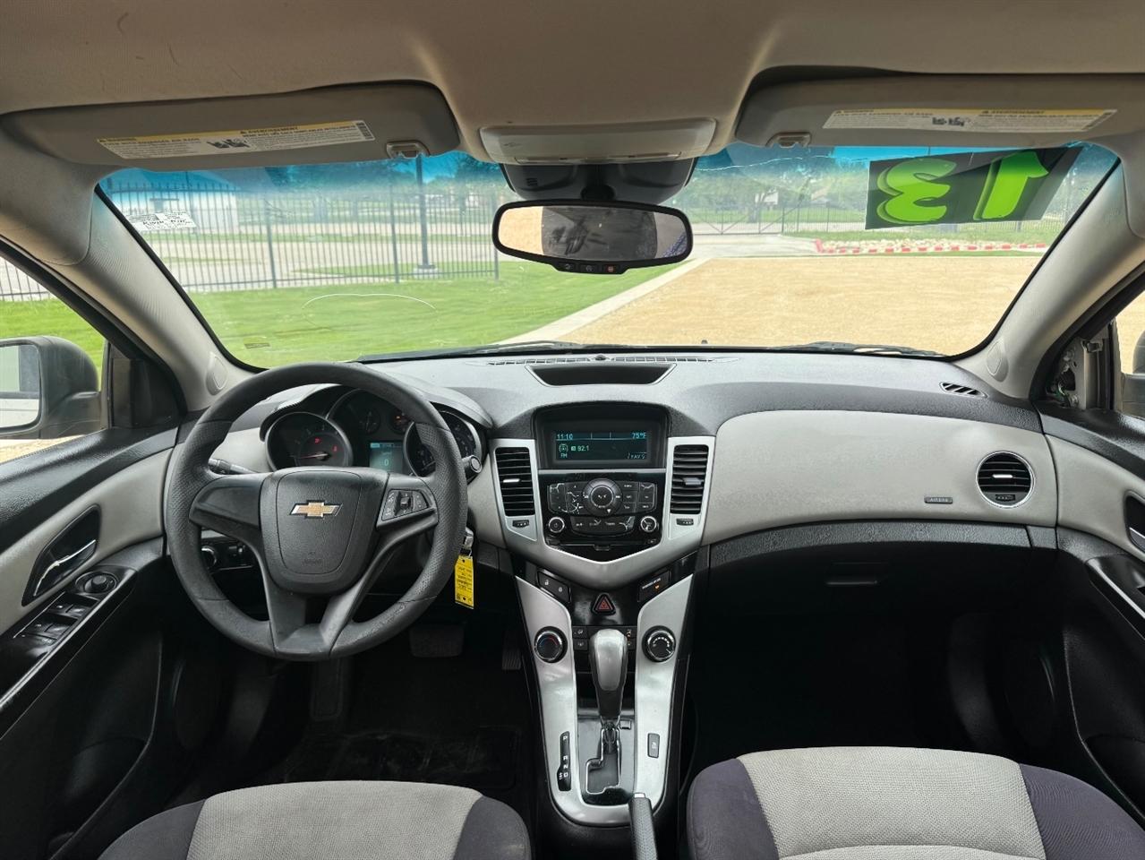 Chevrolet Cruze LS Auto 2013