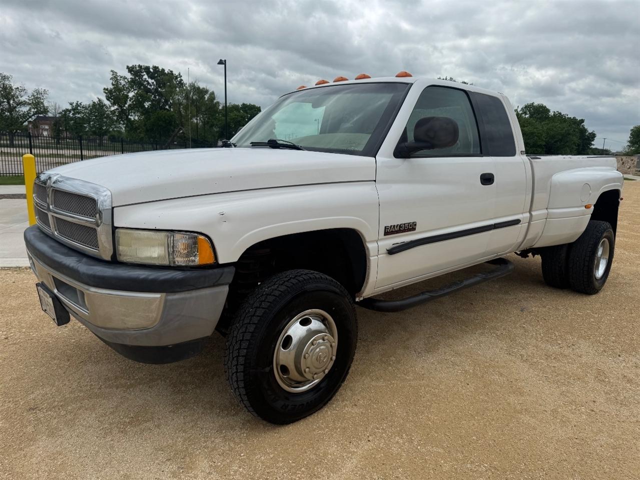 Dodge Ram 3500 ST Quad Cab 4WD 2002