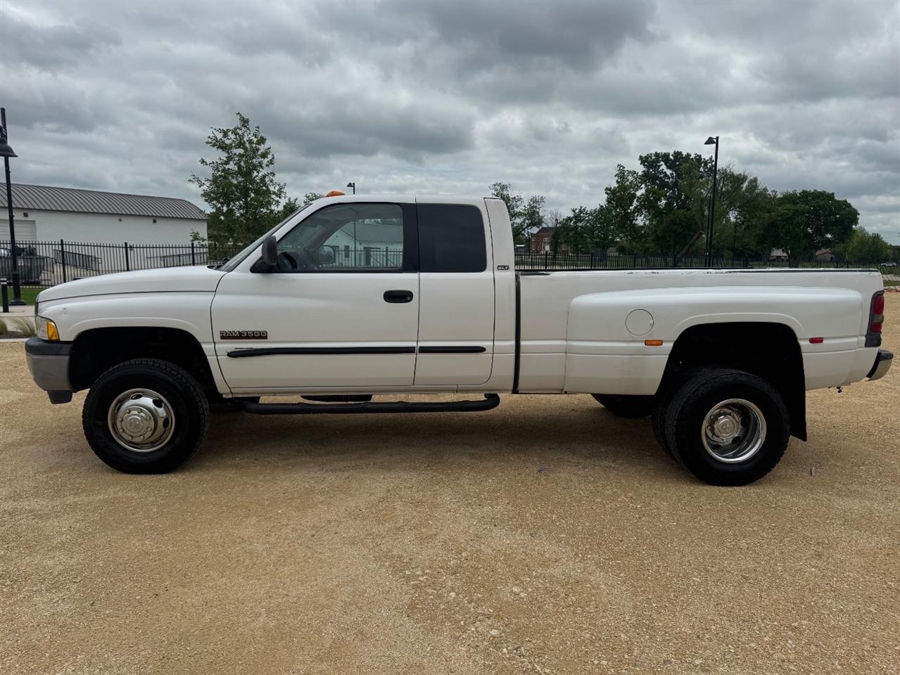 Dodge Ram 3500 ST Quad Cab 4WD 2002