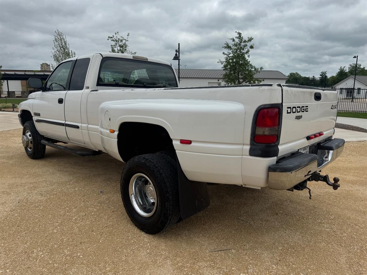 Dodge Ram 3500 ST Quad Cab 4WD 2002