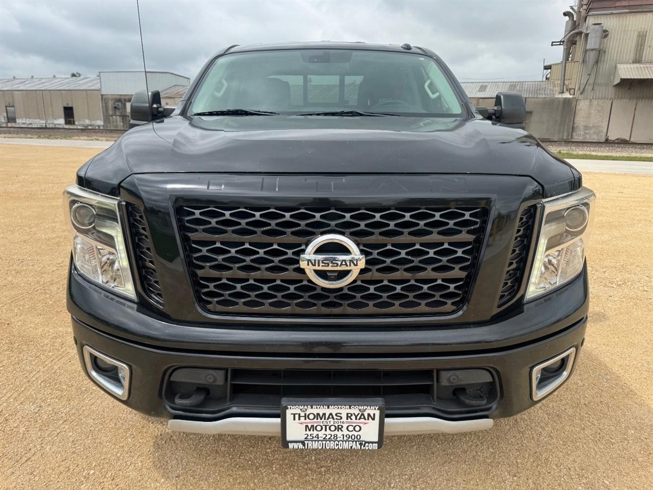 Nissan Titan PRO-4X Crew Cab 4WD 2018