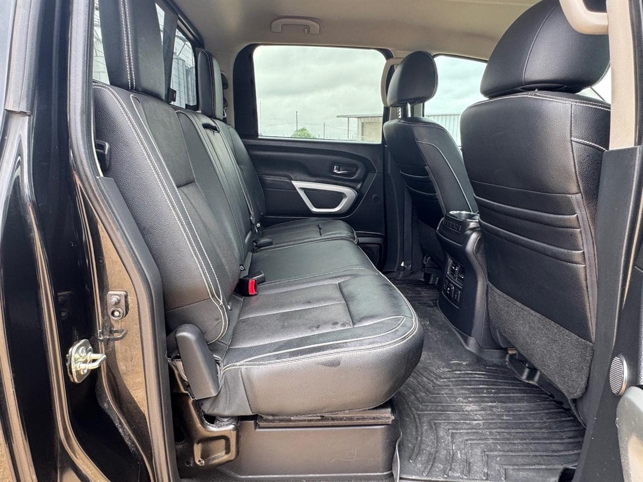 Nissan Titan PRO-4X Crew Cab 4WD 2018