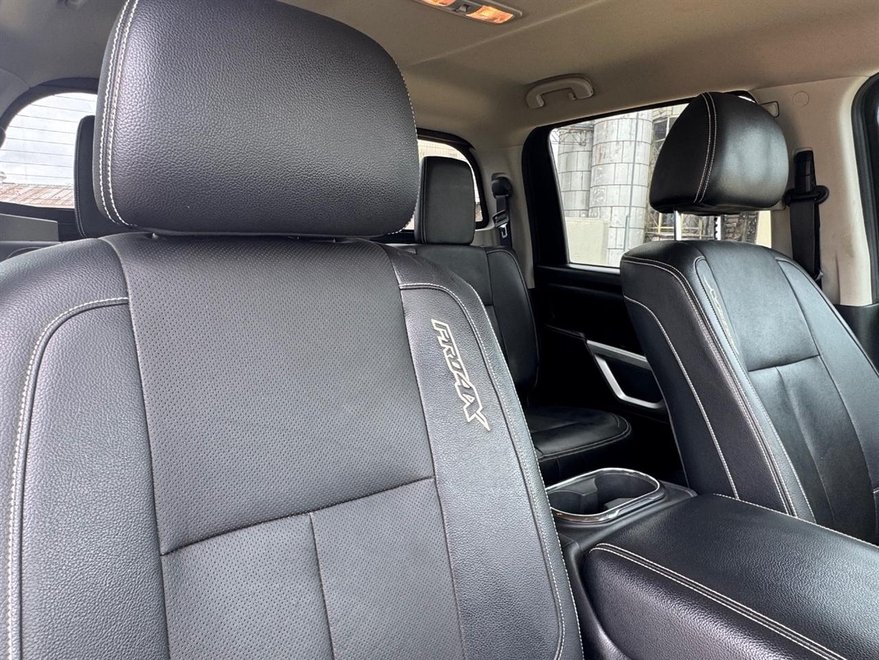 Nissan Titan PRO-4X Crew Cab 4WD 2018
