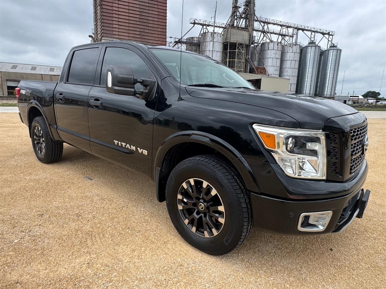Nissan Titan PRO-4X Crew Cab 4WD 2018