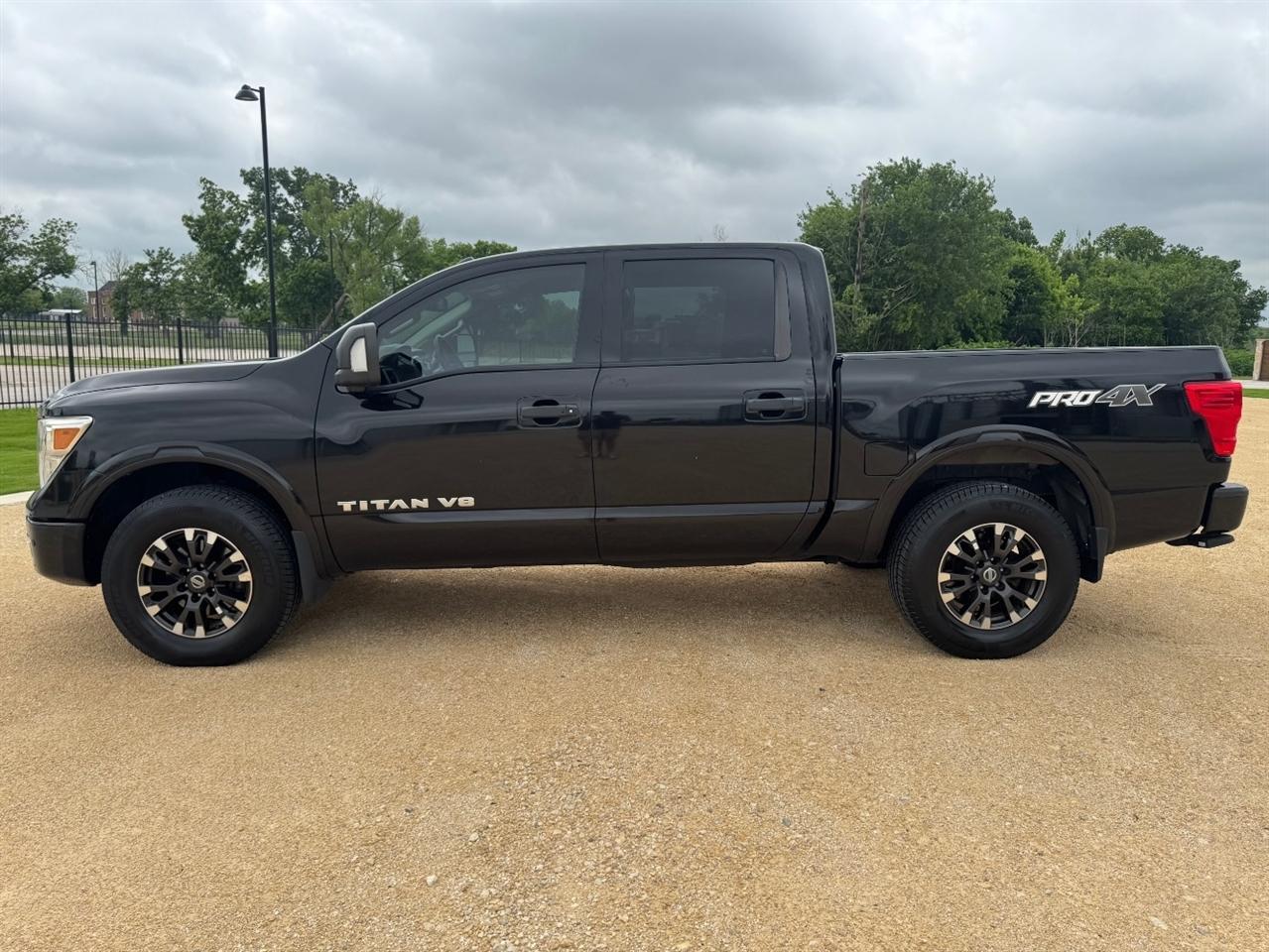 Nissan Titan PRO-4X Crew Cab 4WD 2018