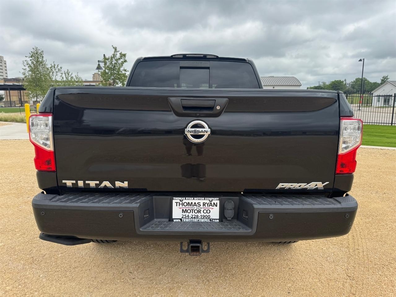 Nissan Titan PRO-4X Crew Cab 4WD 2018