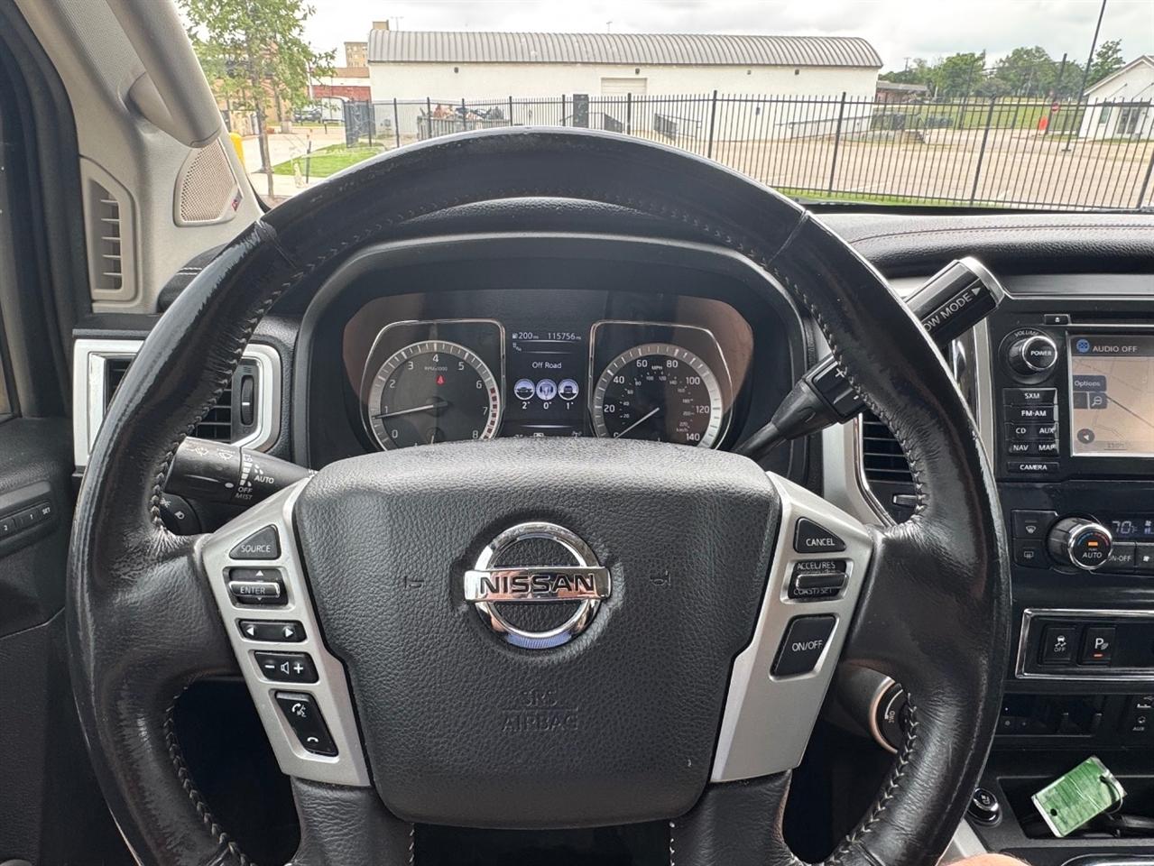 Nissan Titan PRO-4X Crew Cab 4WD 2018