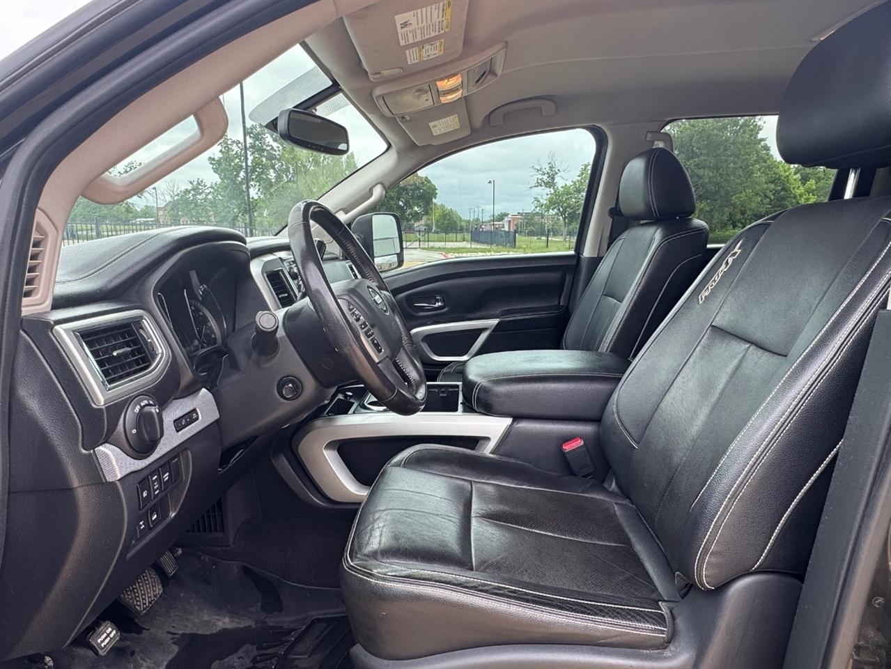 Nissan Titan PRO-4X Crew Cab 4WD 2018
