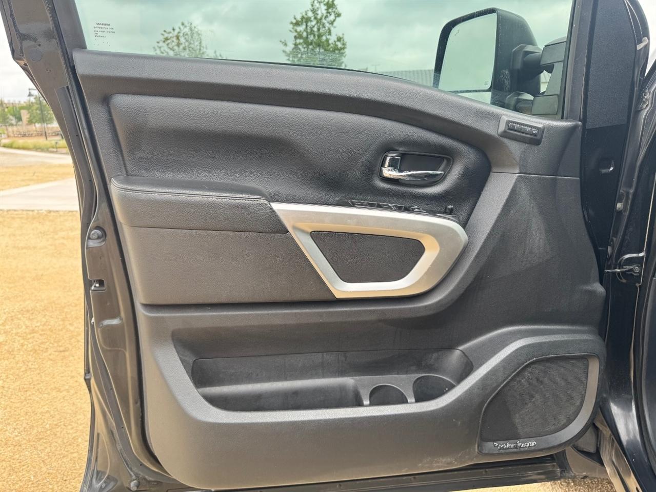 Nissan Titan PRO-4X Crew Cab 4WD 2018