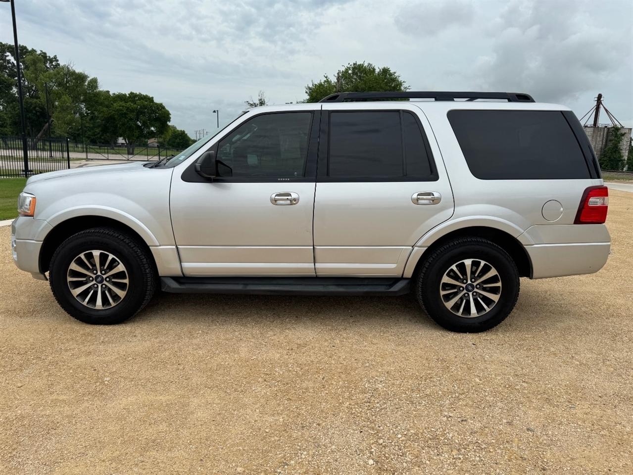 Ford Expedition XLT 2WD 2015