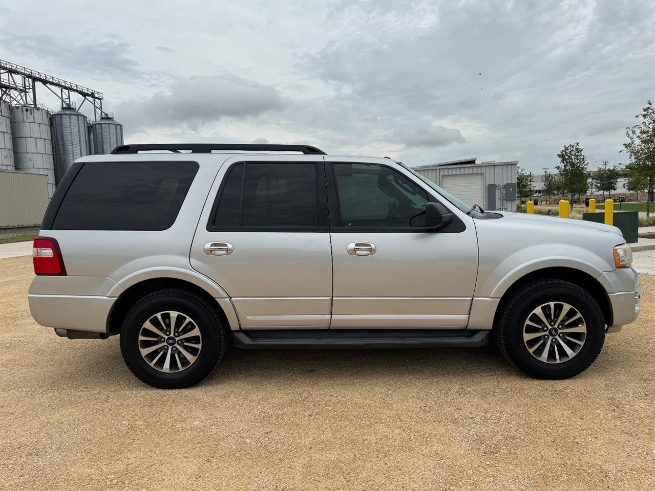 Ford Expedition XLT 2WD 2015
