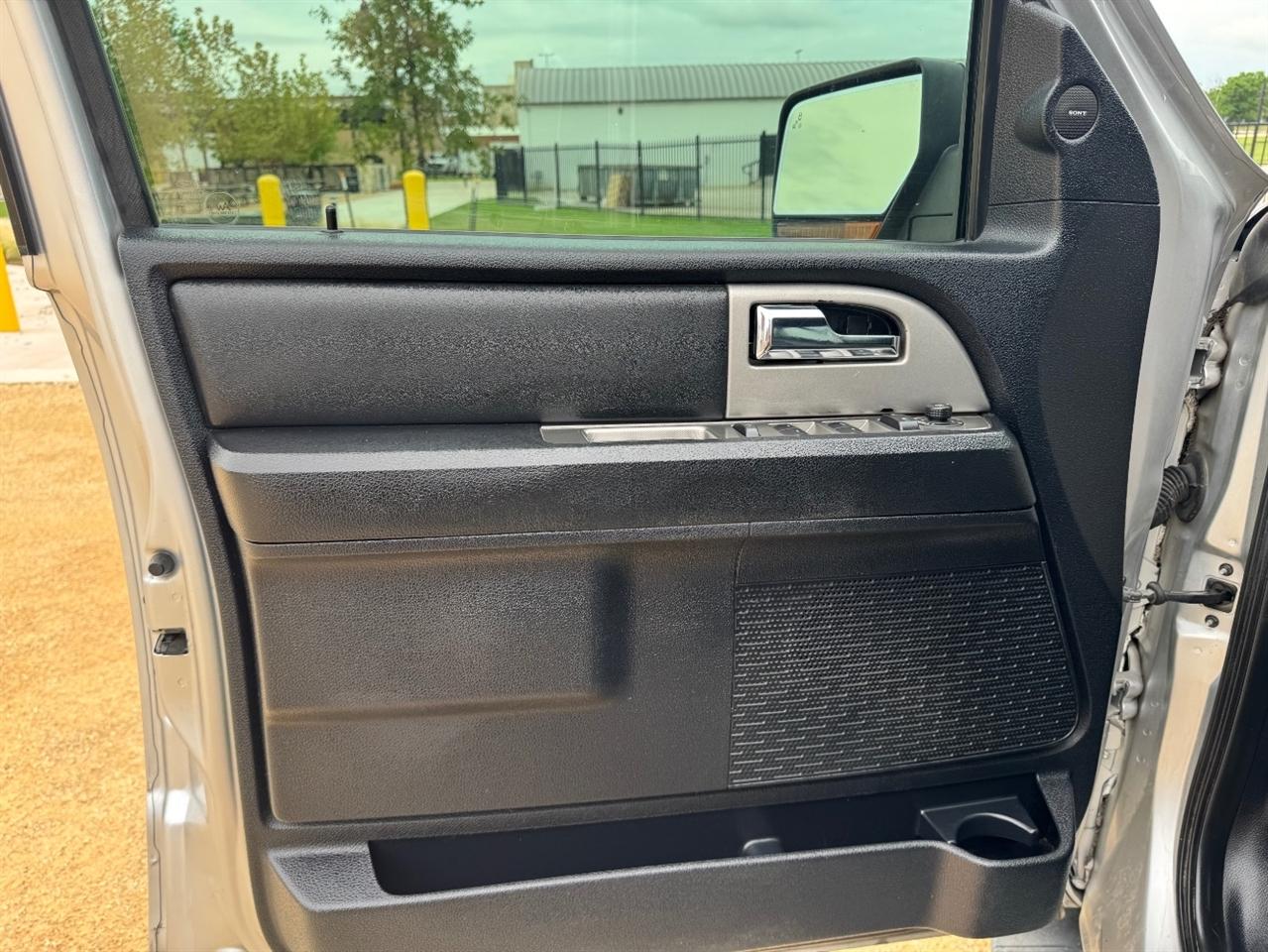 Ford Expedition XLT 2WD 2015