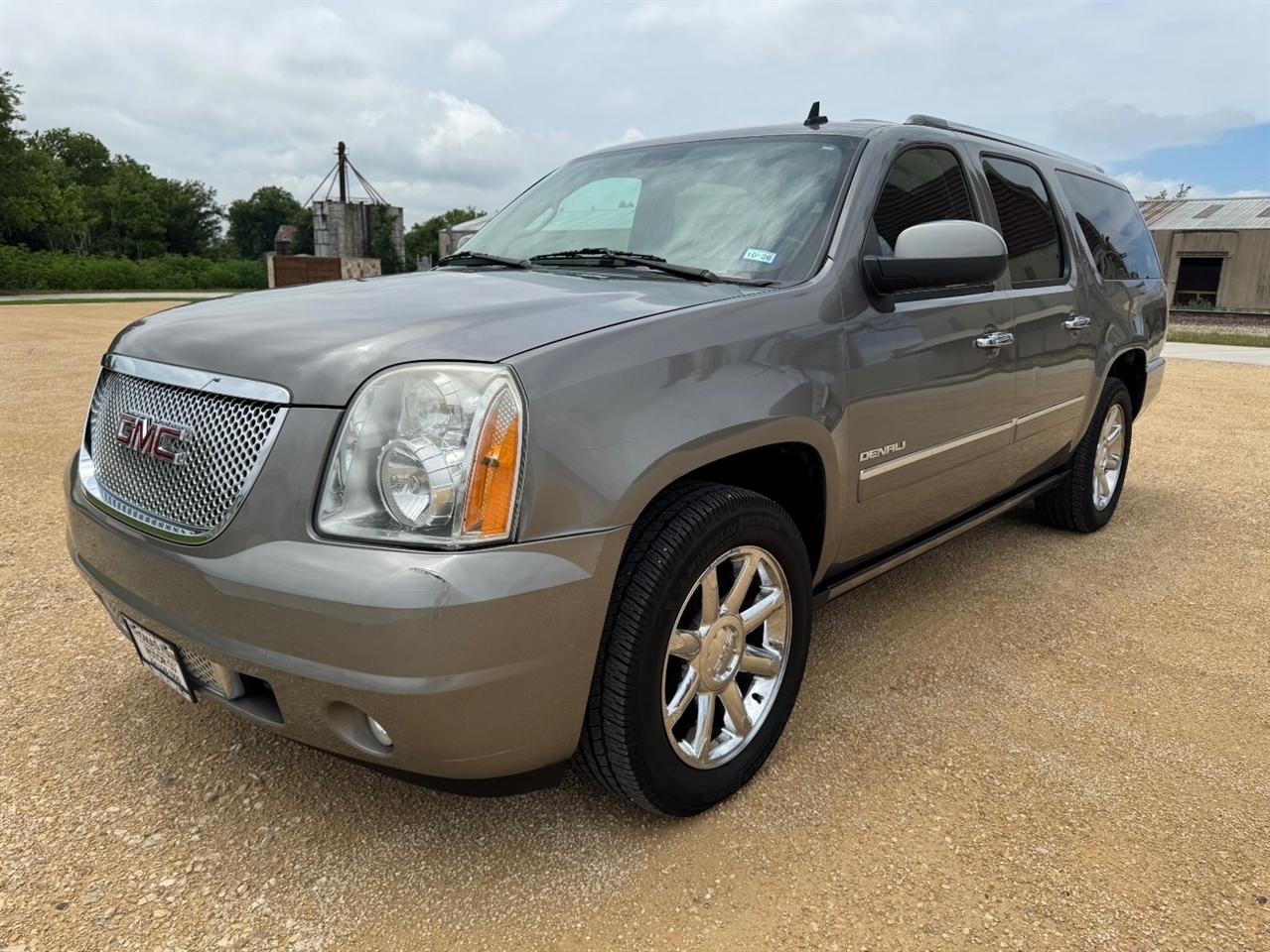 GMC Yukon Denali XL 4WD 2012