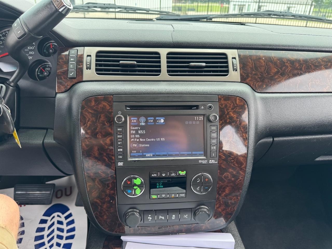 GMC Yukon Denali XL 4WD 2012