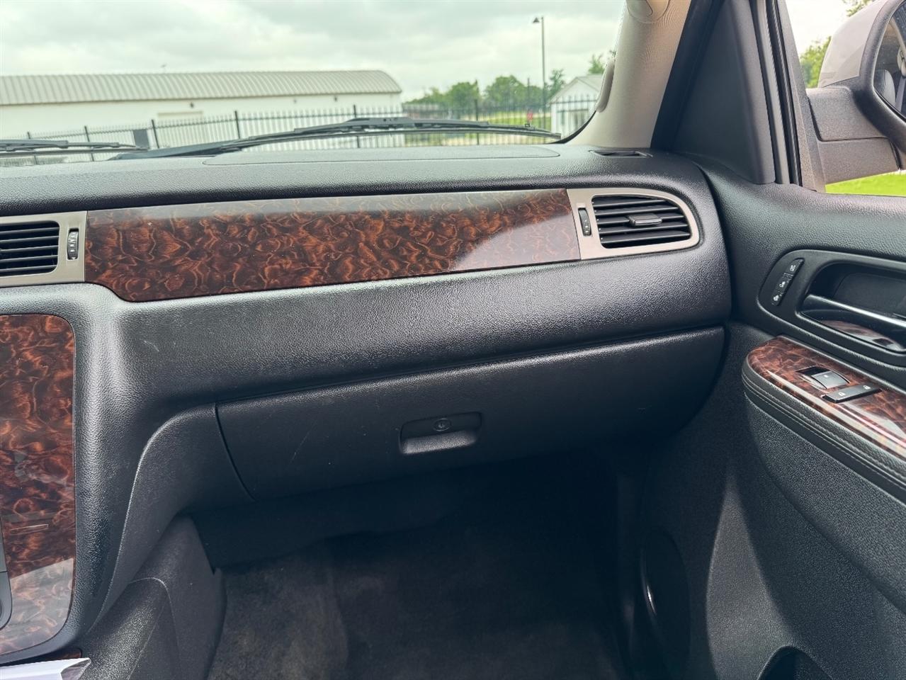 GMC Yukon Denali XL 4WD 2012