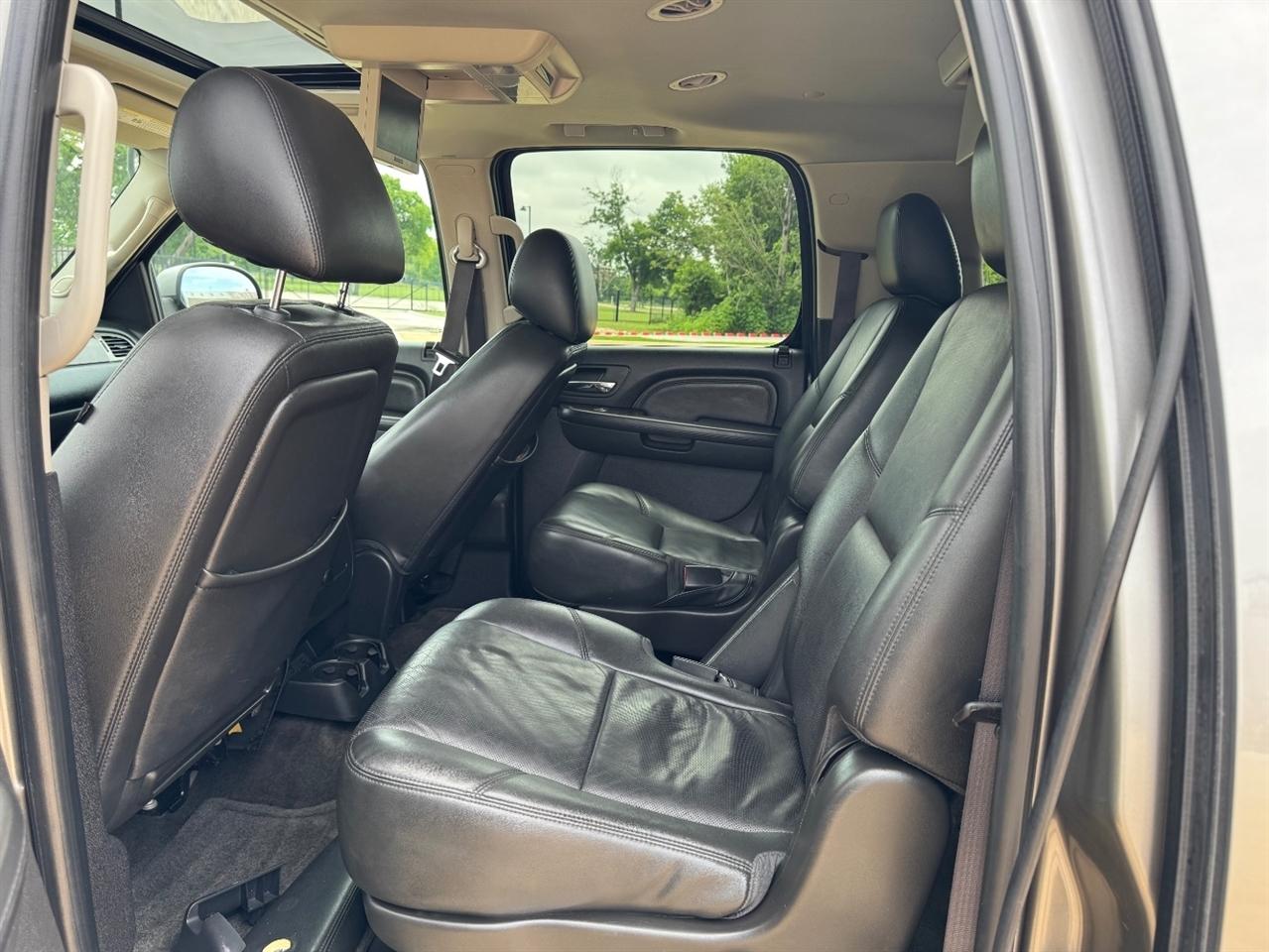 GMC Yukon Denali XL 4WD 2012