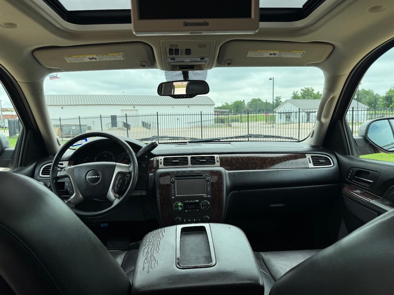 GMC Yukon Denali XL 4WD 2012