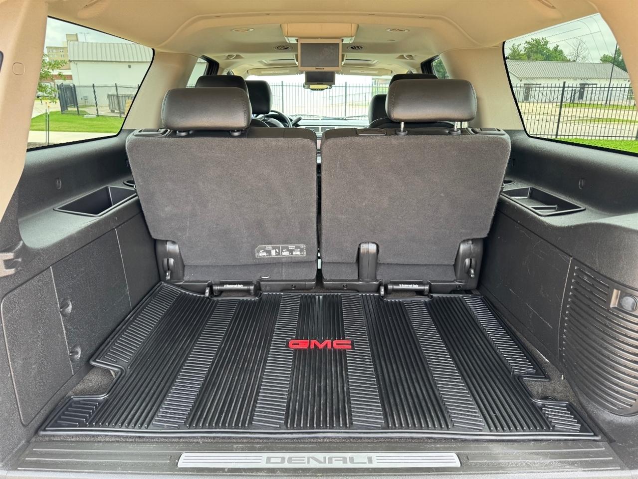 GMC Yukon Denali XL 4WD 2012