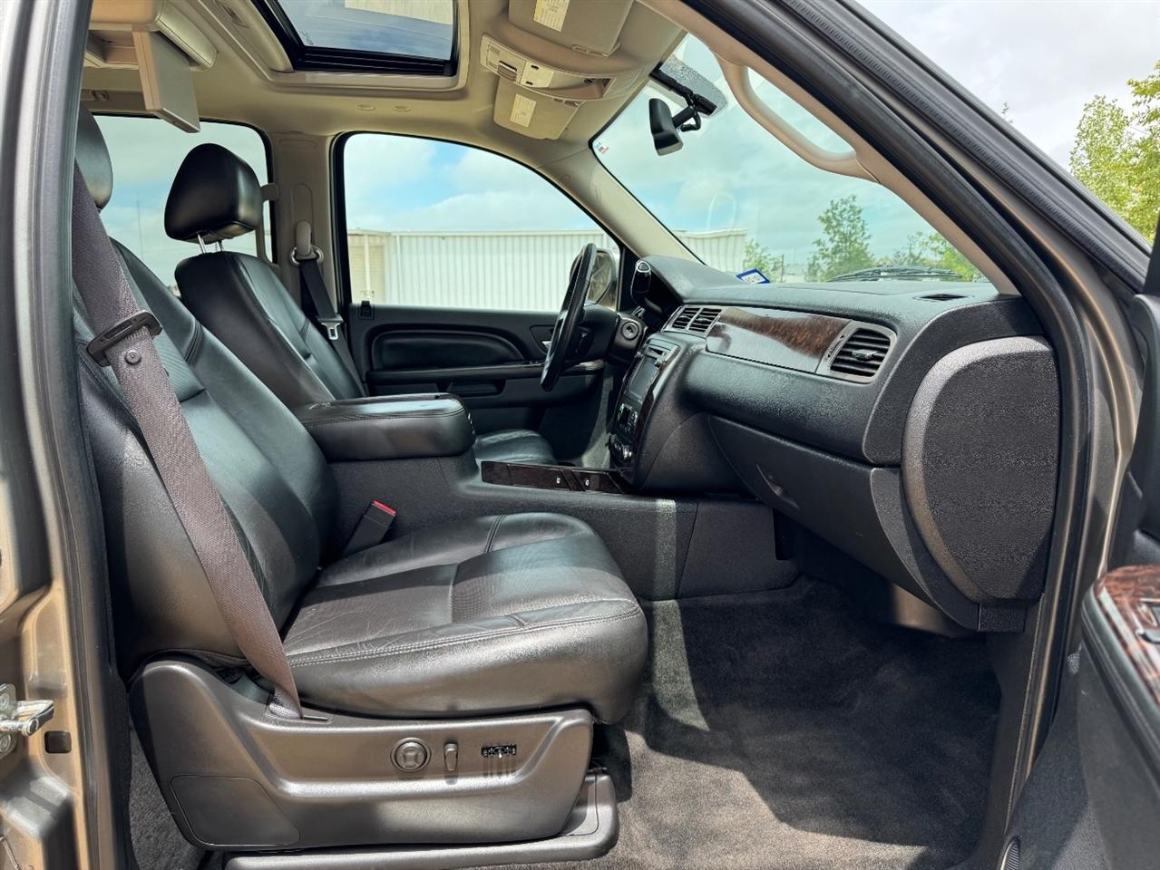GMC Yukon Denali XL 4WD 2012