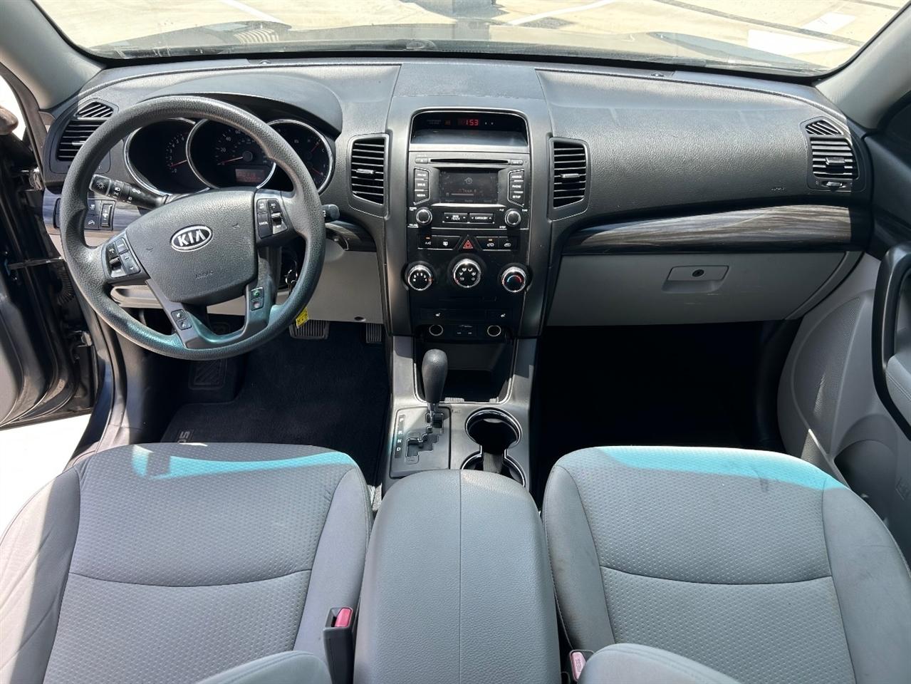 Kia Sorento LX 2WD 2013