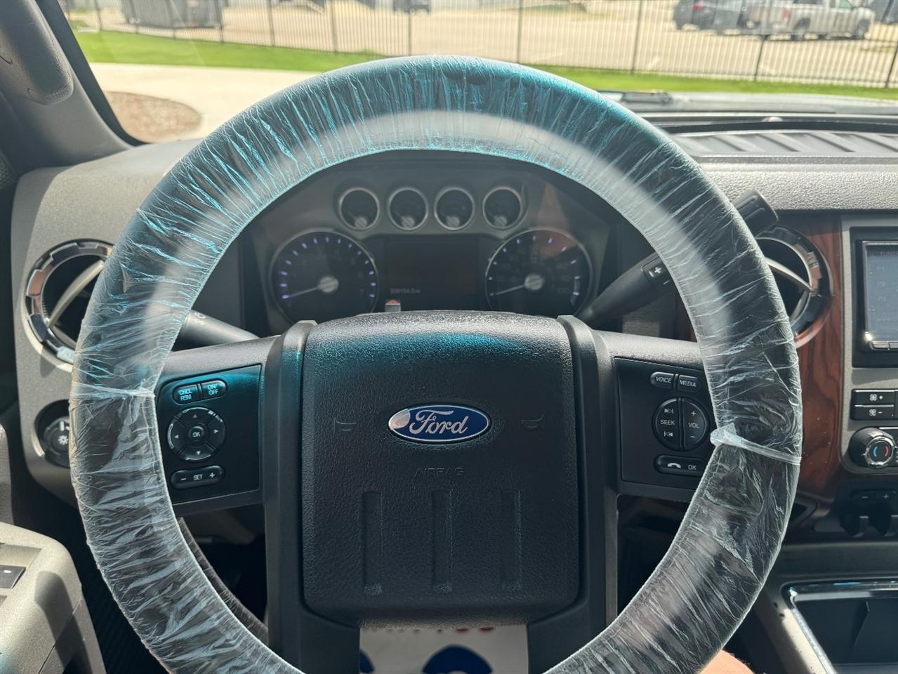 Ford F-250 SD Lariat Crew Cab 4WD 2012