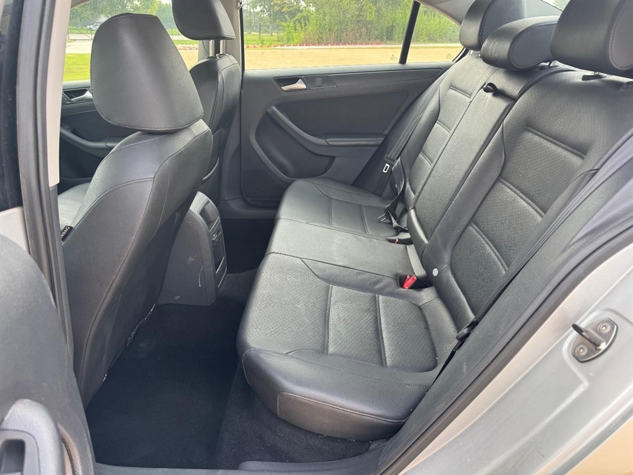 Volkswagen Jetta SE 2014