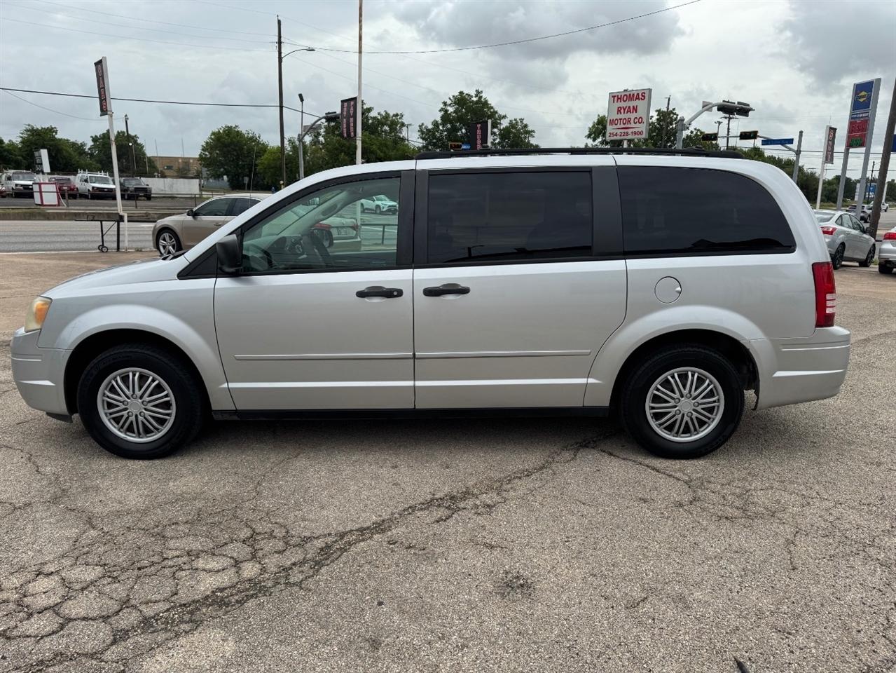 Chrysler Town & Country LX 2008