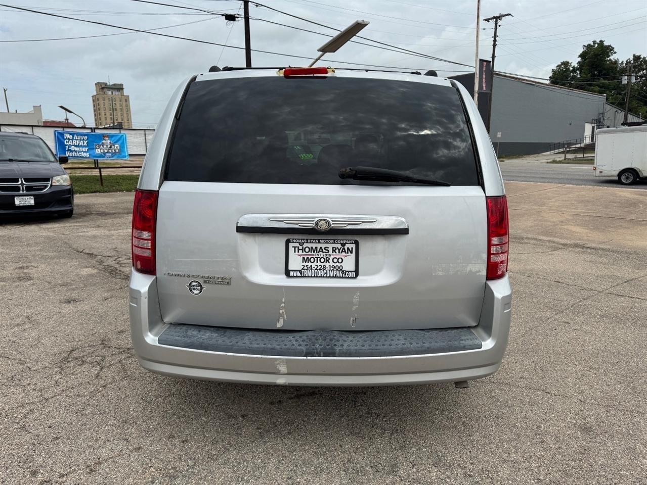 Chrysler Town & Country LX 2008