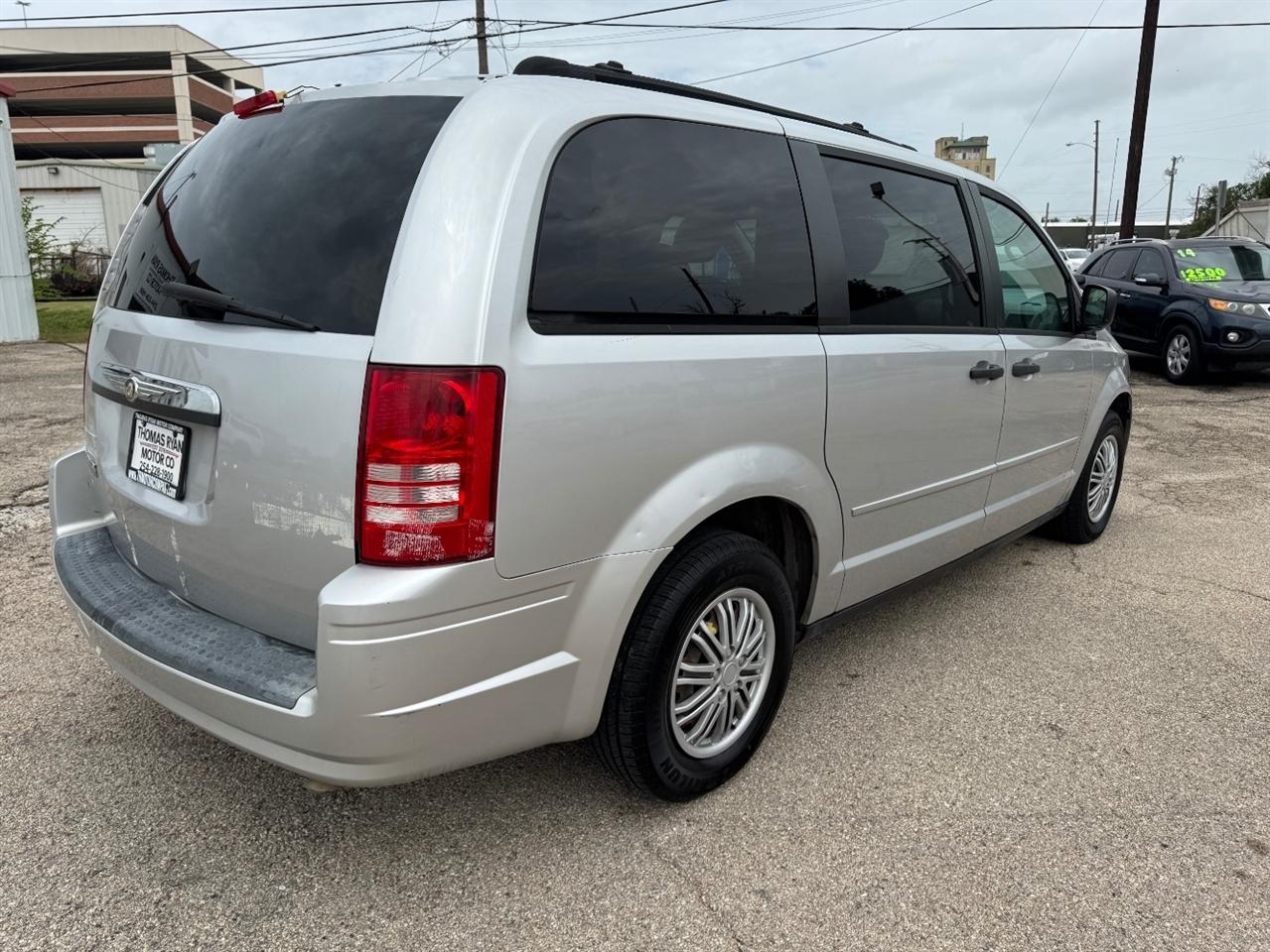 Chrysler Town & Country LX 2008