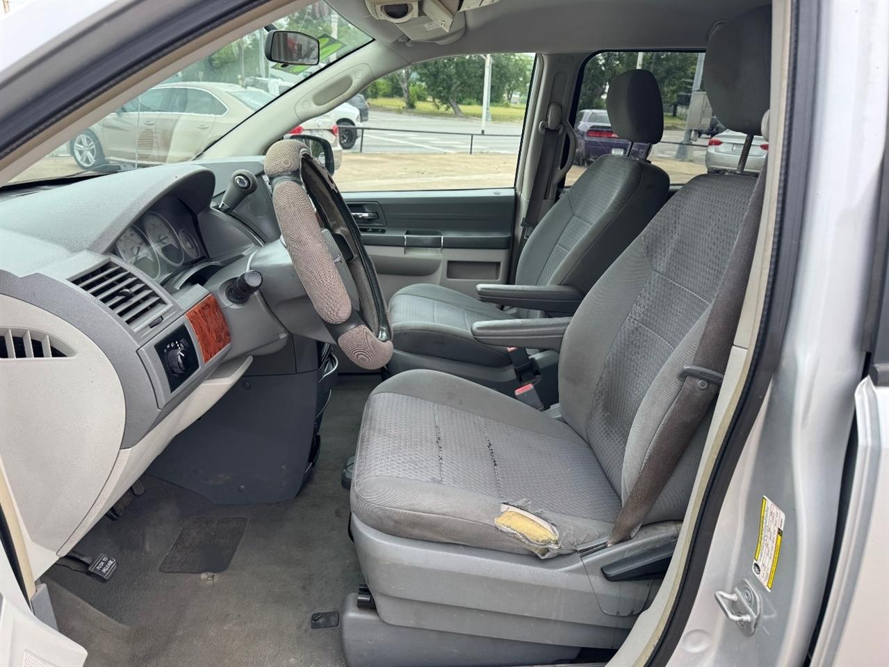 Chrysler Town & Country LX 2008