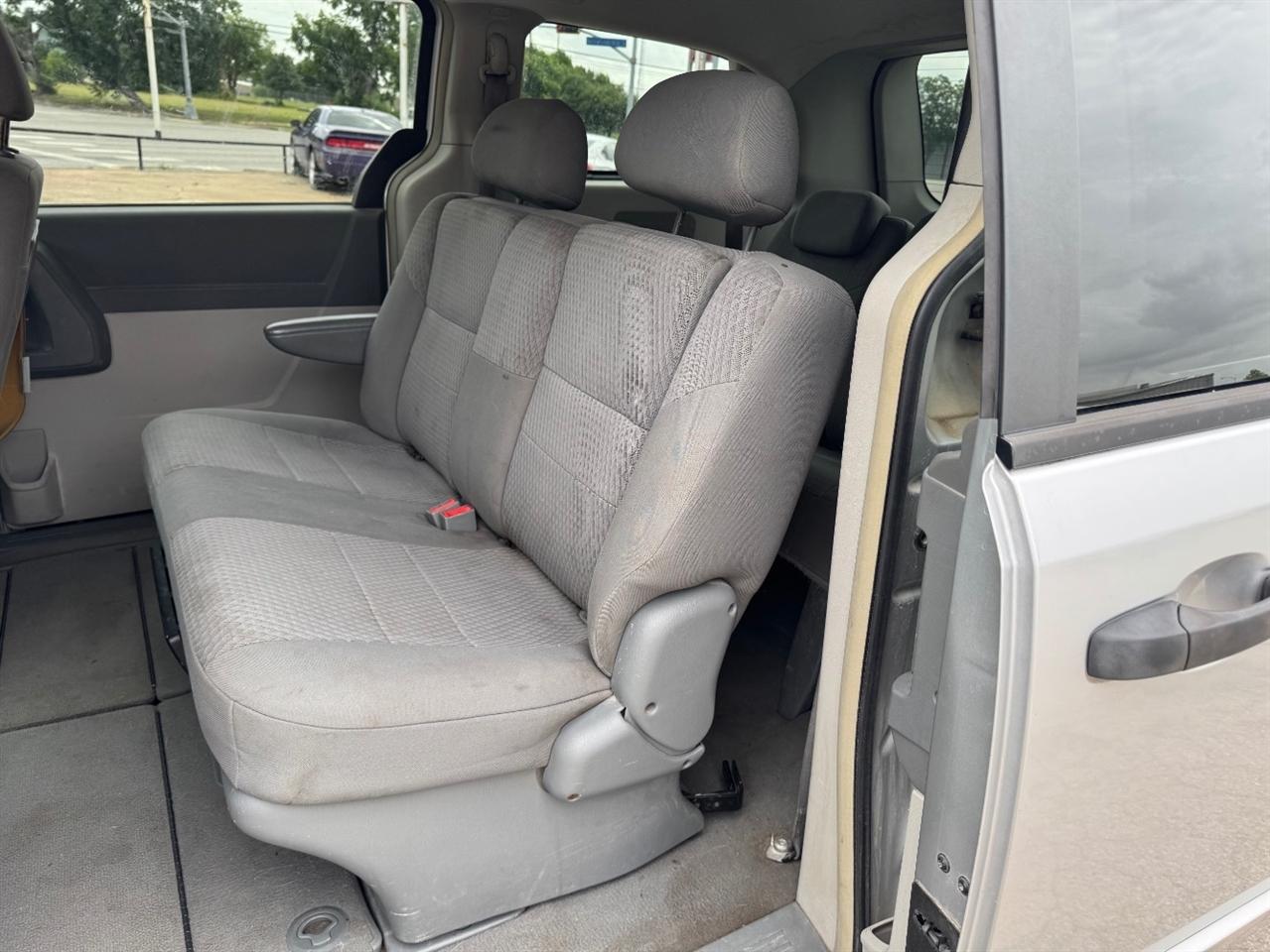 Chrysler Town & Country LX 2008