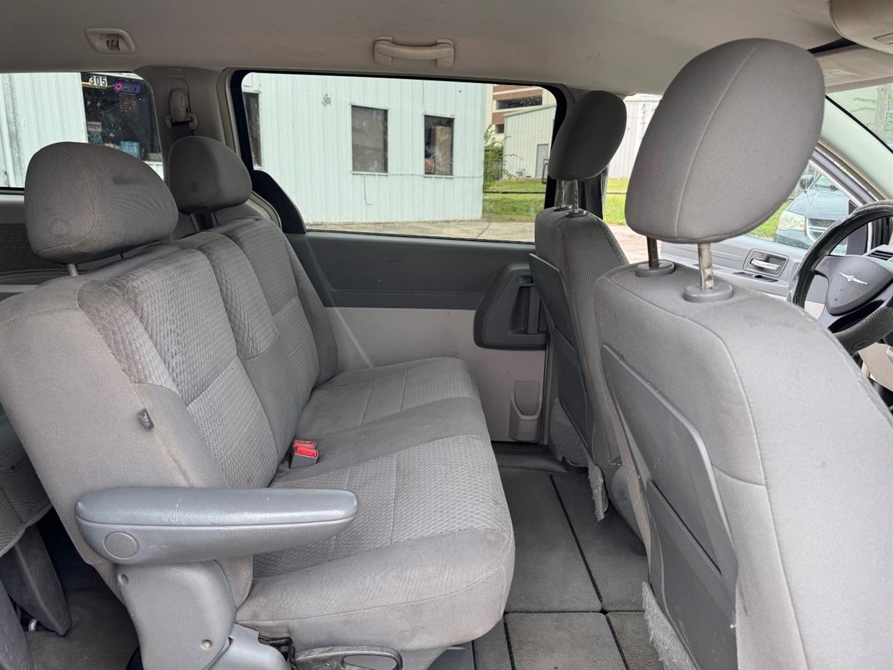 Chrysler Town & Country LX 2008