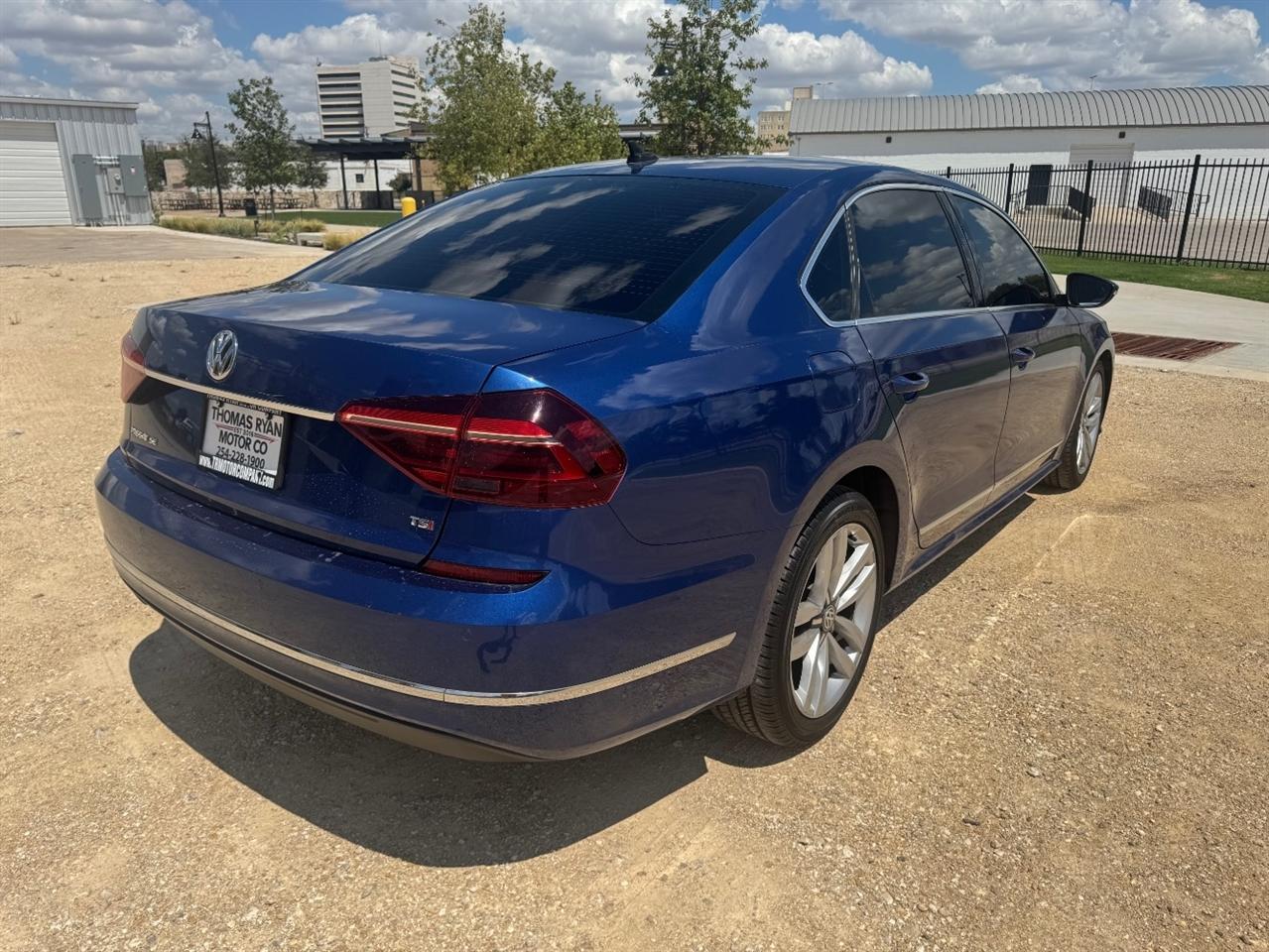 Volkswagen Passat SE w/Technology 2017