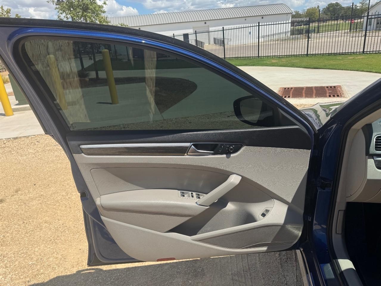Volkswagen Passat SE w/Technology 2017