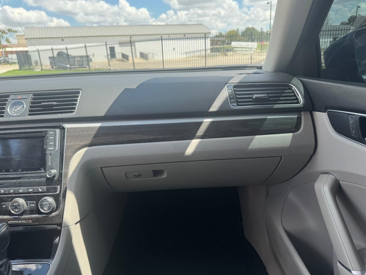 Volkswagen Passat SE w/Technology 2017