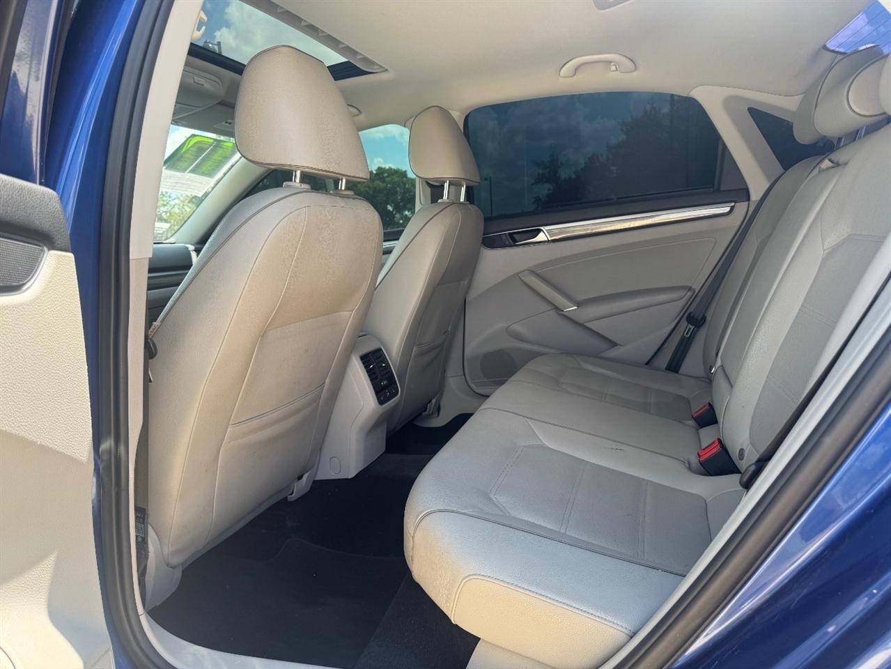 Volkswagen Passat SE w/Technology 2017
