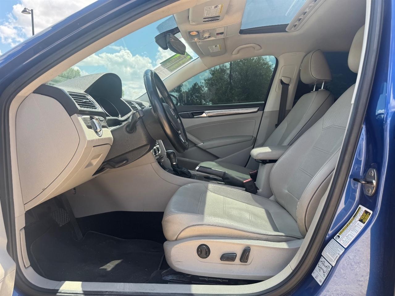 Volkswagen Passat SE w/Technology 2017