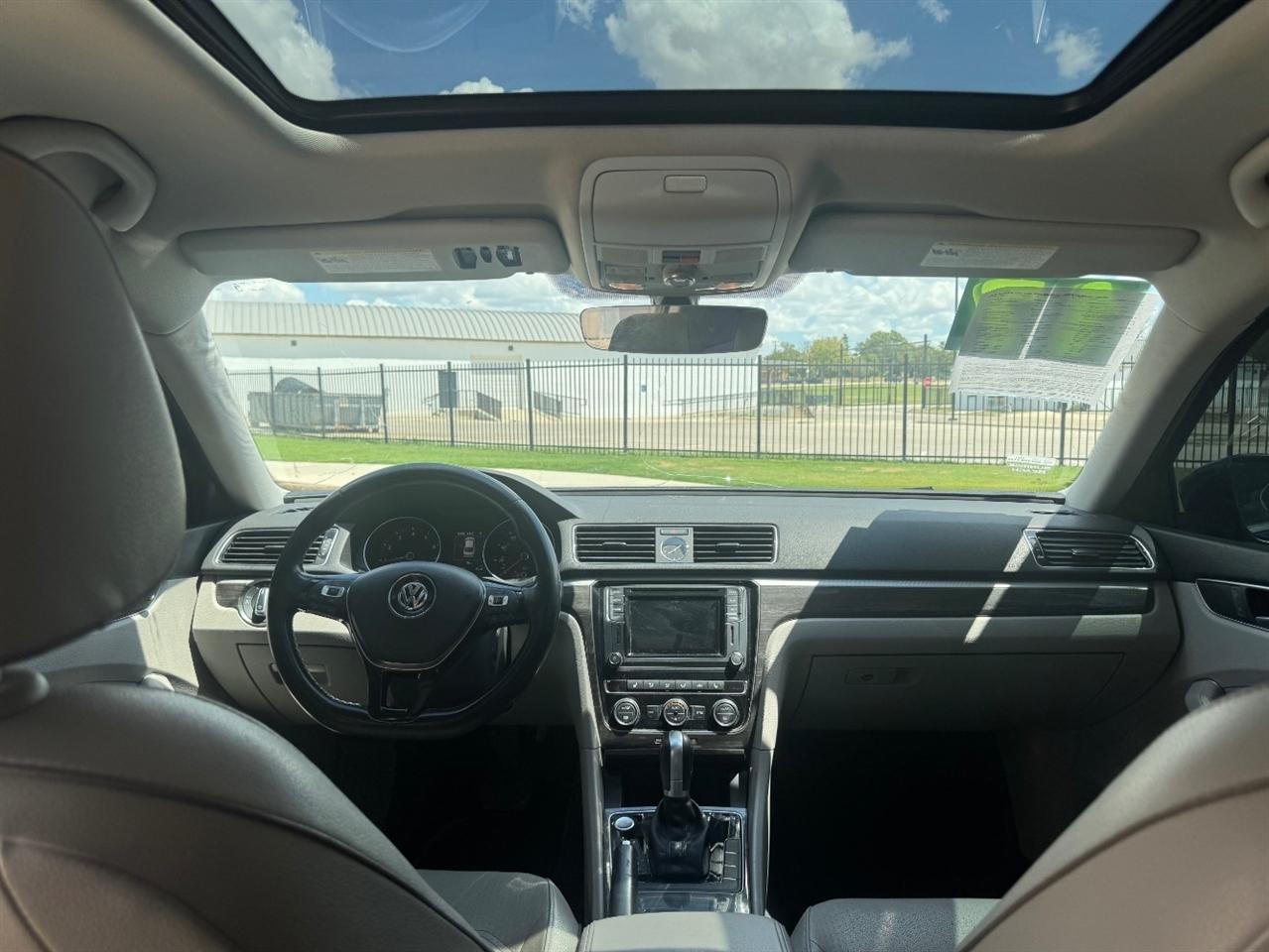 Volkswagen Passat SE w/Technology 2017