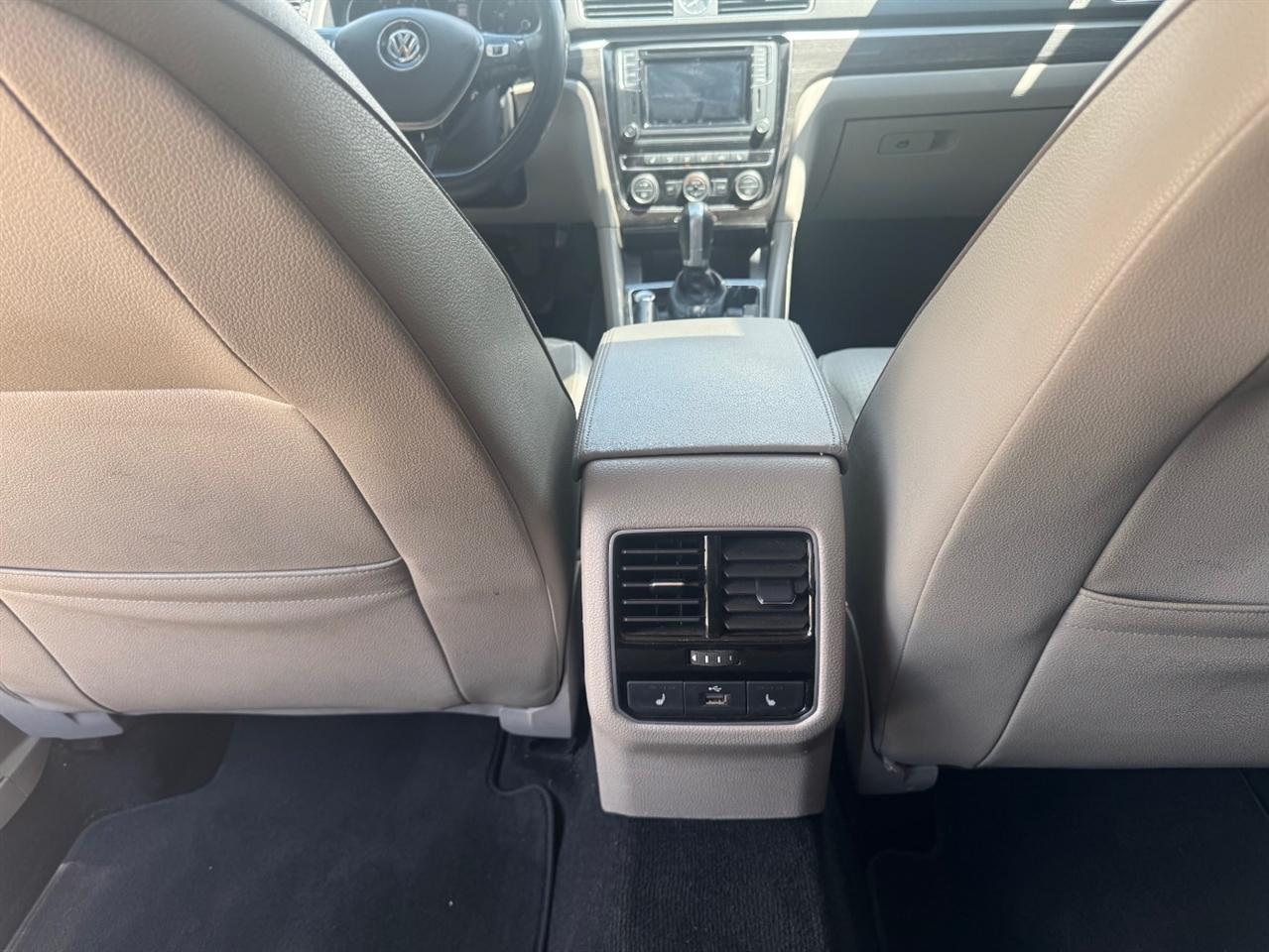Volkswagen Passat SE w/Technology 2017