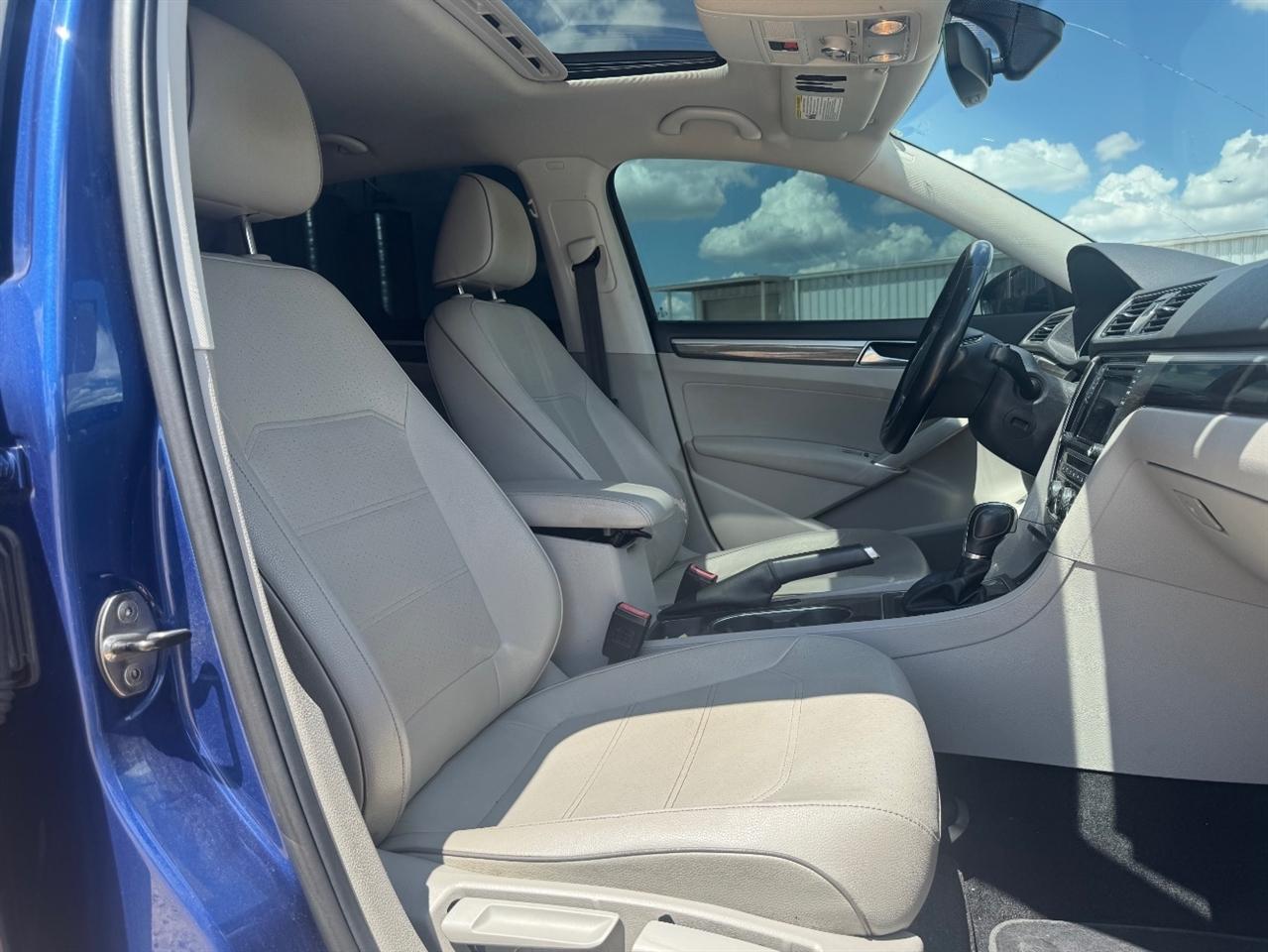 Volkswagen Passat SE w/Technology 2017